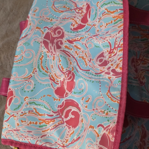 Lilly Pulitzer Insulated Cooler Tote Jellies Be Jammin - Picture 8 of 14